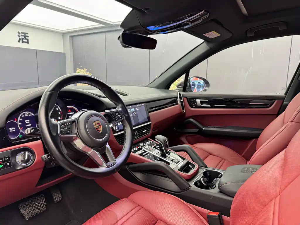 Porsche Cayenne — миниатюра 4
