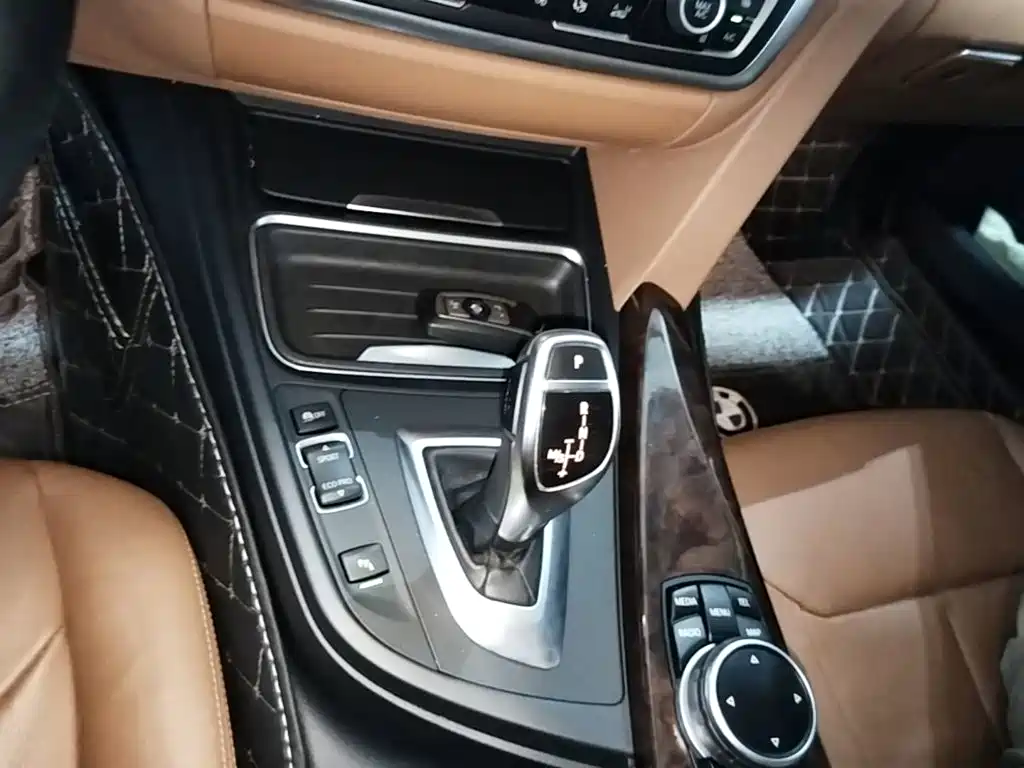BMW 3 Series — миниатюра 14