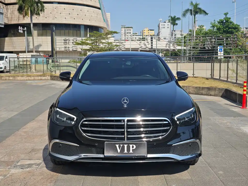 Mercedes-Benz E-Class — миниатюра 2