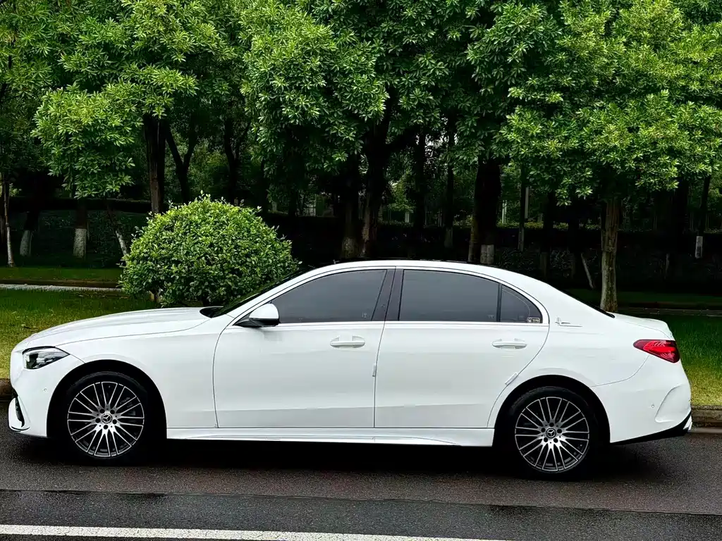 Mercedes-Benz C-Class — миниатюра 3