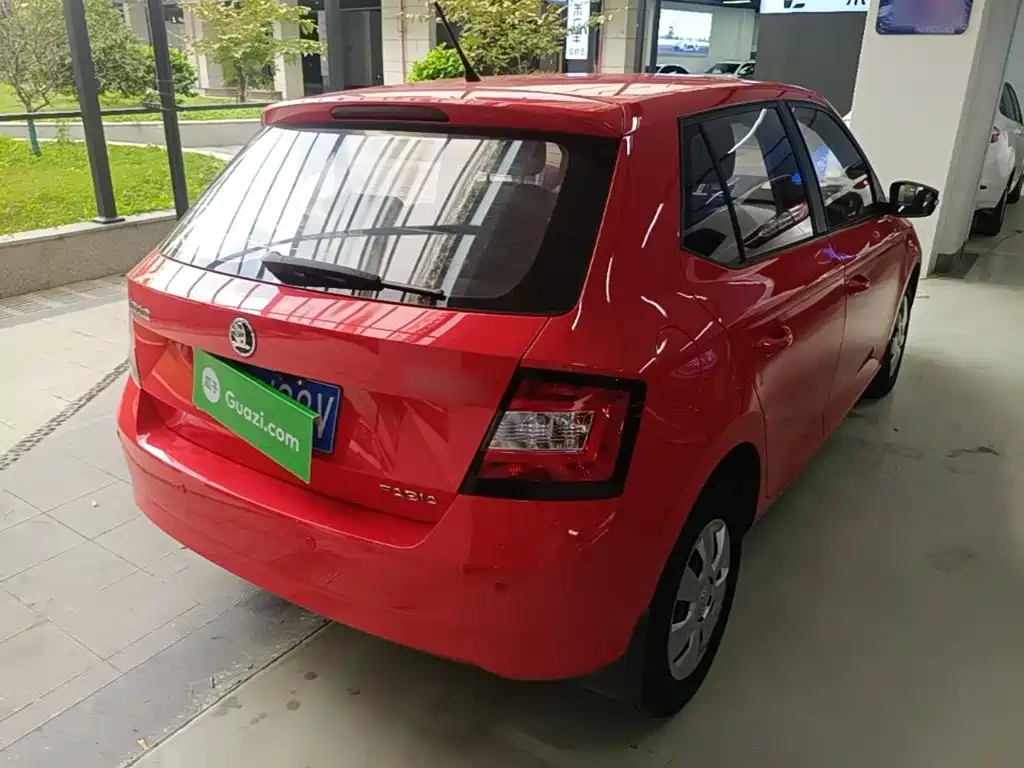 Skoda Fabia — миниатюра 7