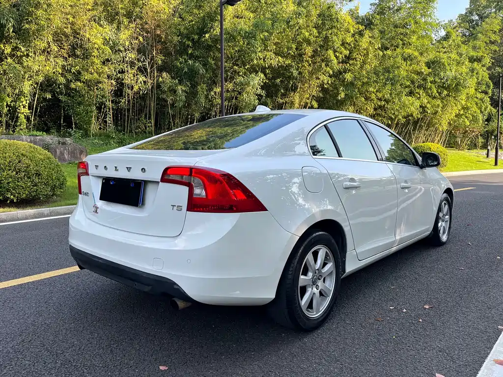 Volvo S60 — миниатюра 7