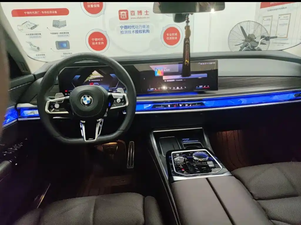 BMW 7 Series — миниатюра 4