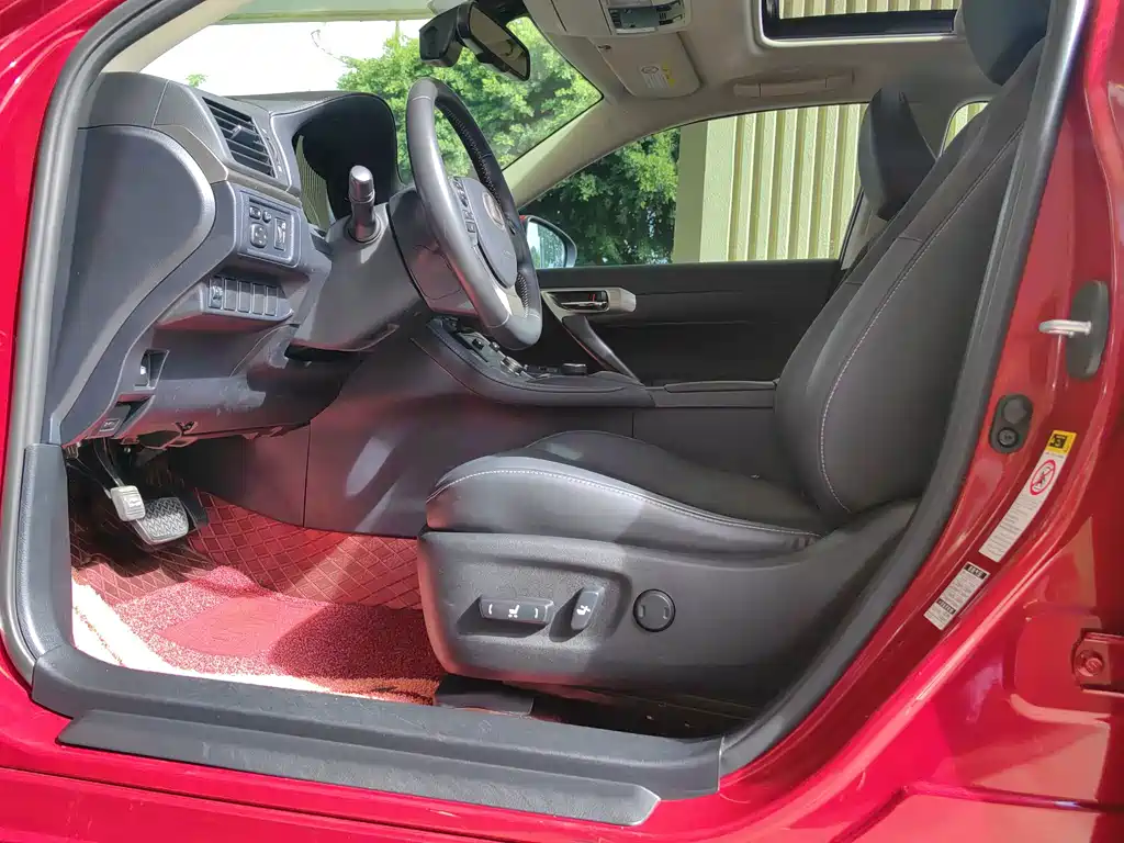 Lexus CT — миниатюра 4
