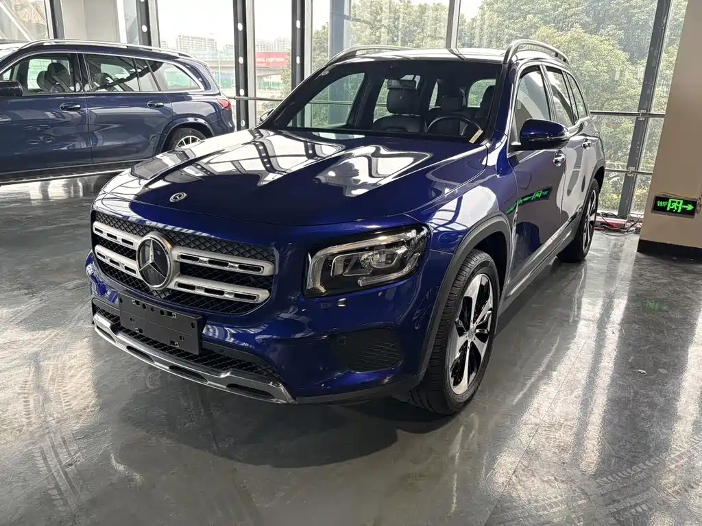 MERCEDES-BENZ GLB