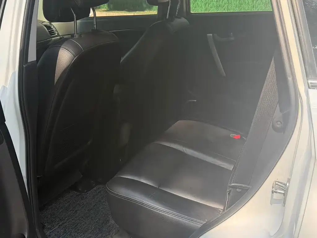 Chevrolet Captiva — миниатюра 9