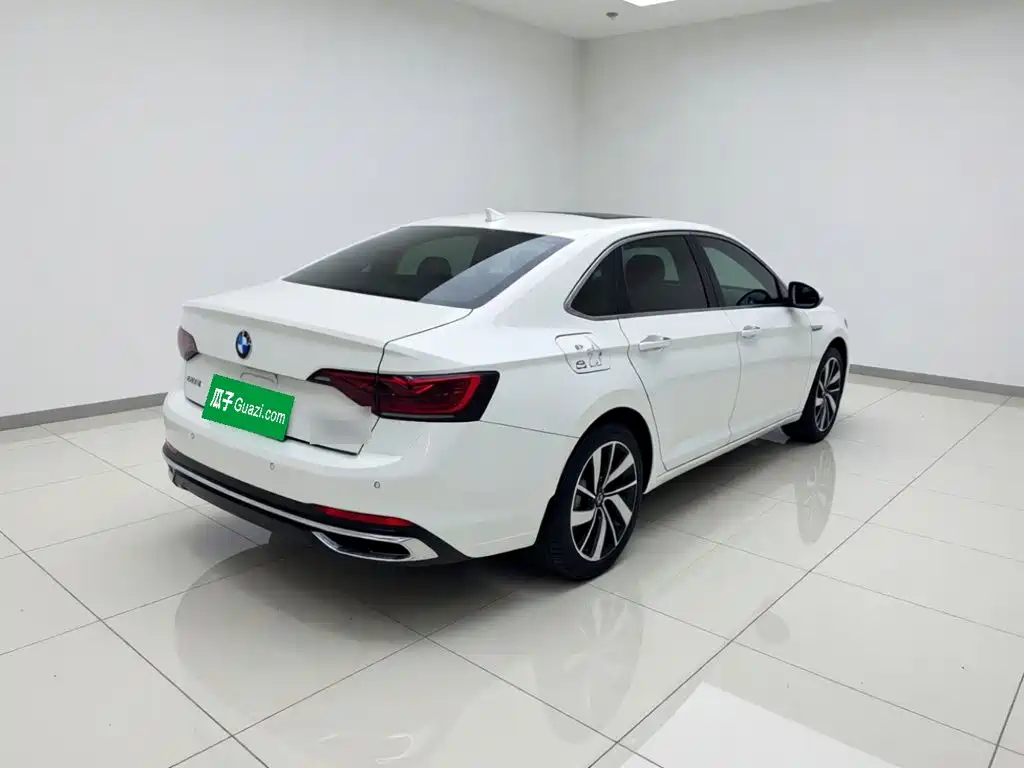 Volkswagen Sagitar — миниатюра 4