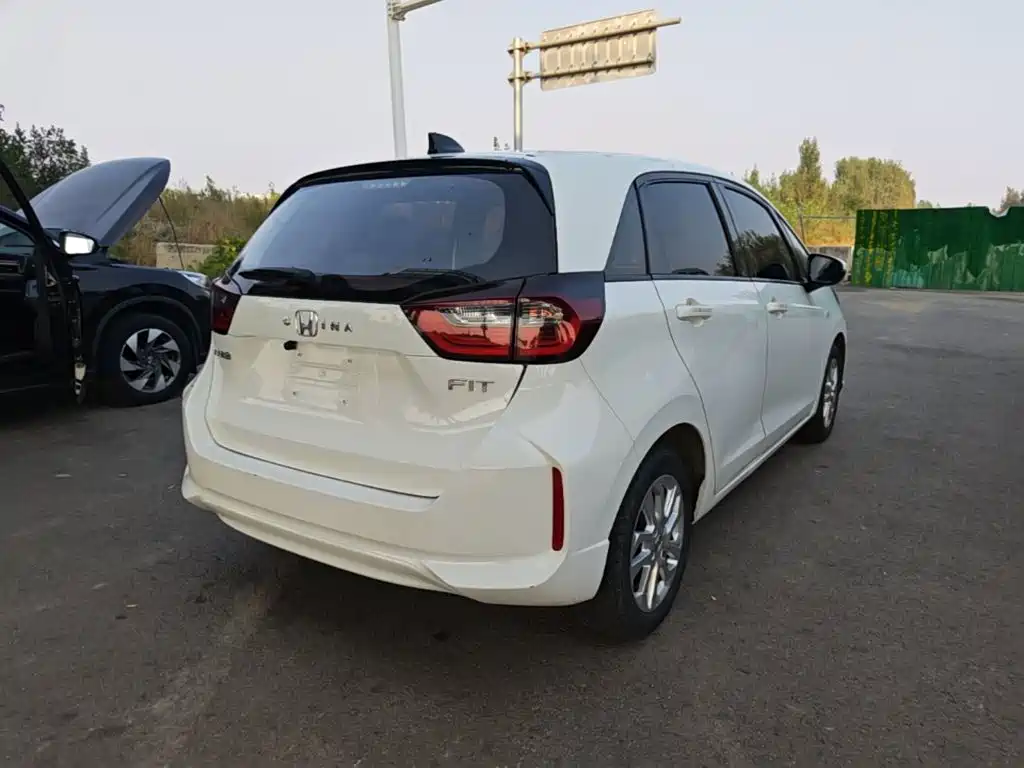 Honda Fit — миниатюра 7