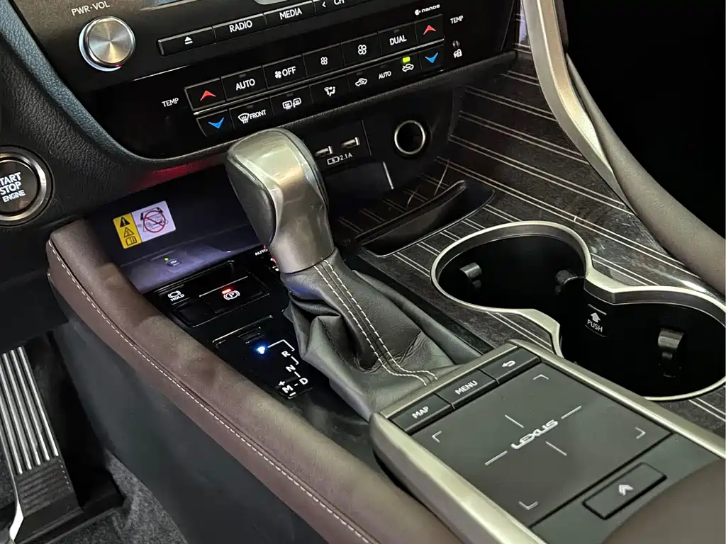 Lexus RX — миниатюра 13
