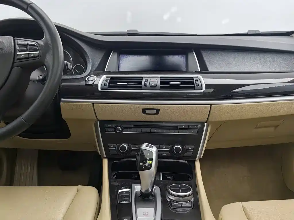 BMW 5 Series GT — миниатюра 12
