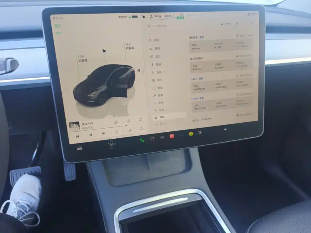 Tesla Model Y — миниатюра 13