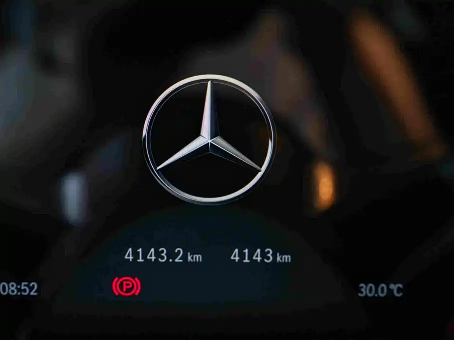 Mercedes-Benz C-Class — миниатюра 13