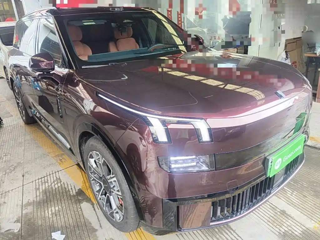 Lynk & Co Рука 900. — миниатюра 4