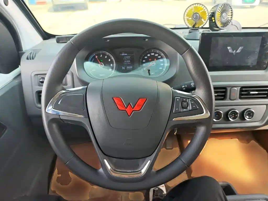 Wuling Yangguang — миниатюра 11