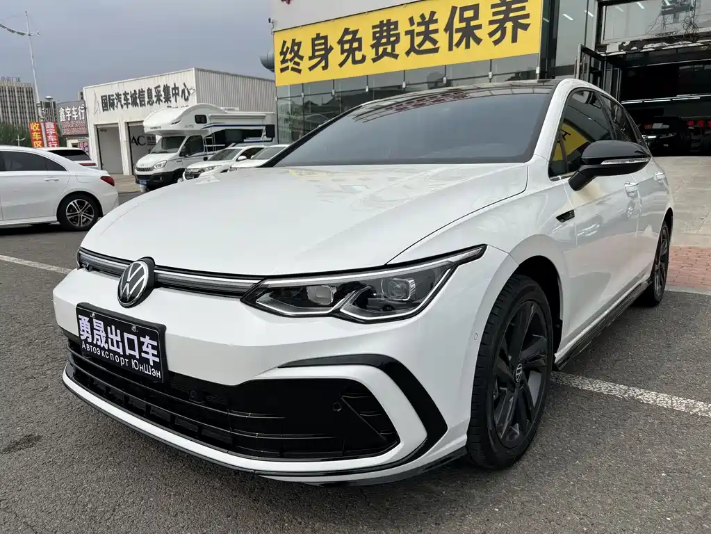 Volkswagen Golf 2024