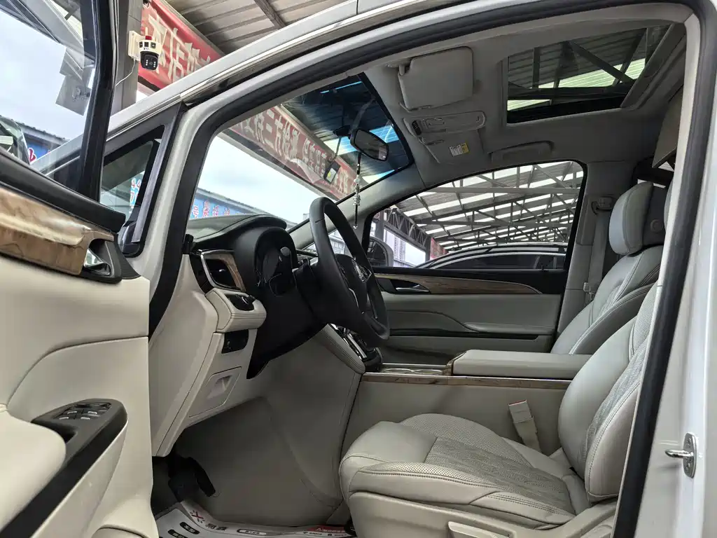 Buick GL8 — миниатюра 4