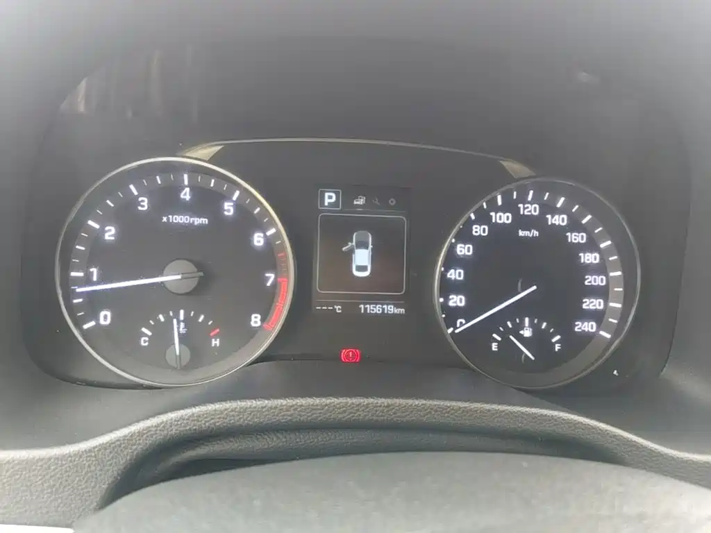 Hyundai Elantra — миниатюра 12
