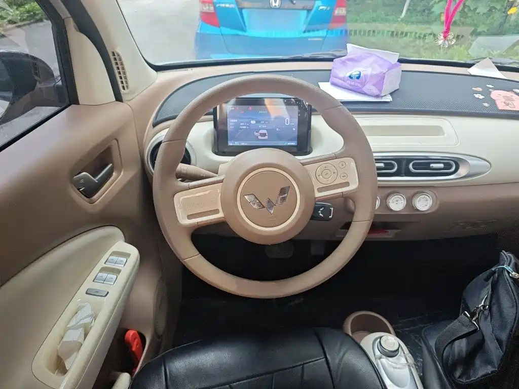 Wuling MINIEV — миниатюра 6