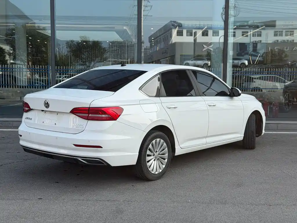 Volkswagen Lavida — миниатюра 2