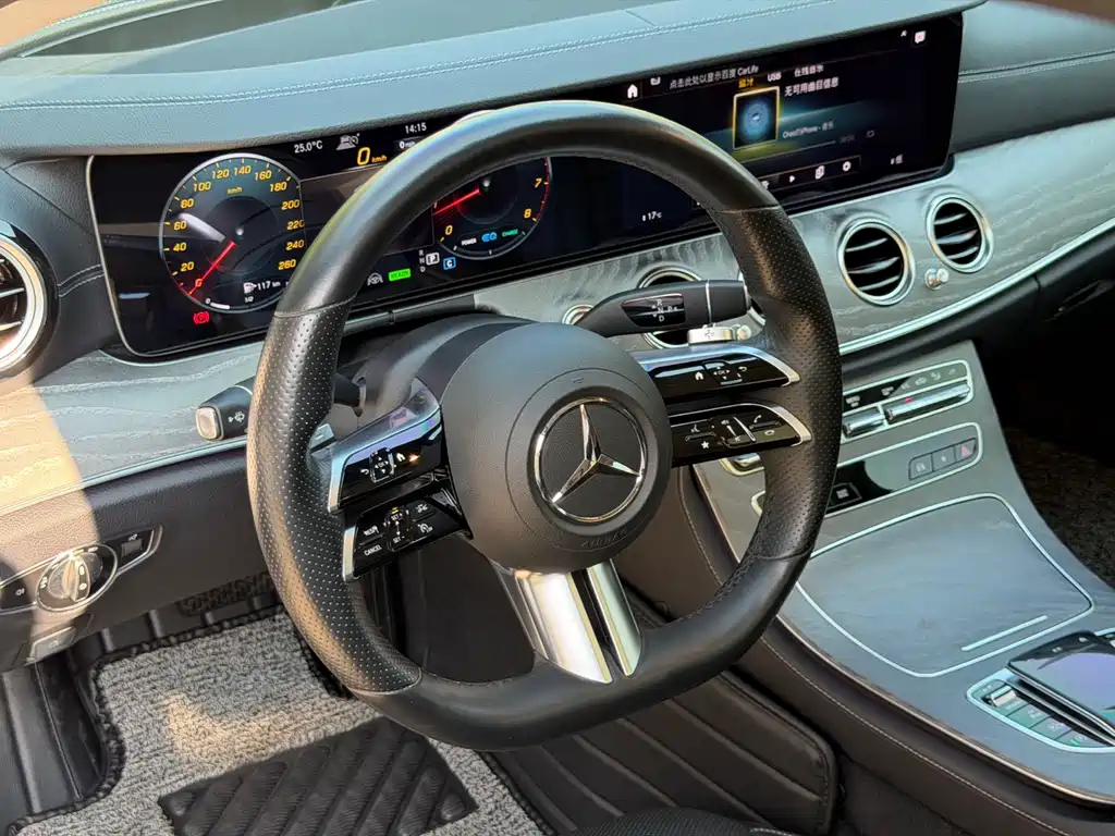 MERCEDES-BENZ E CLASS