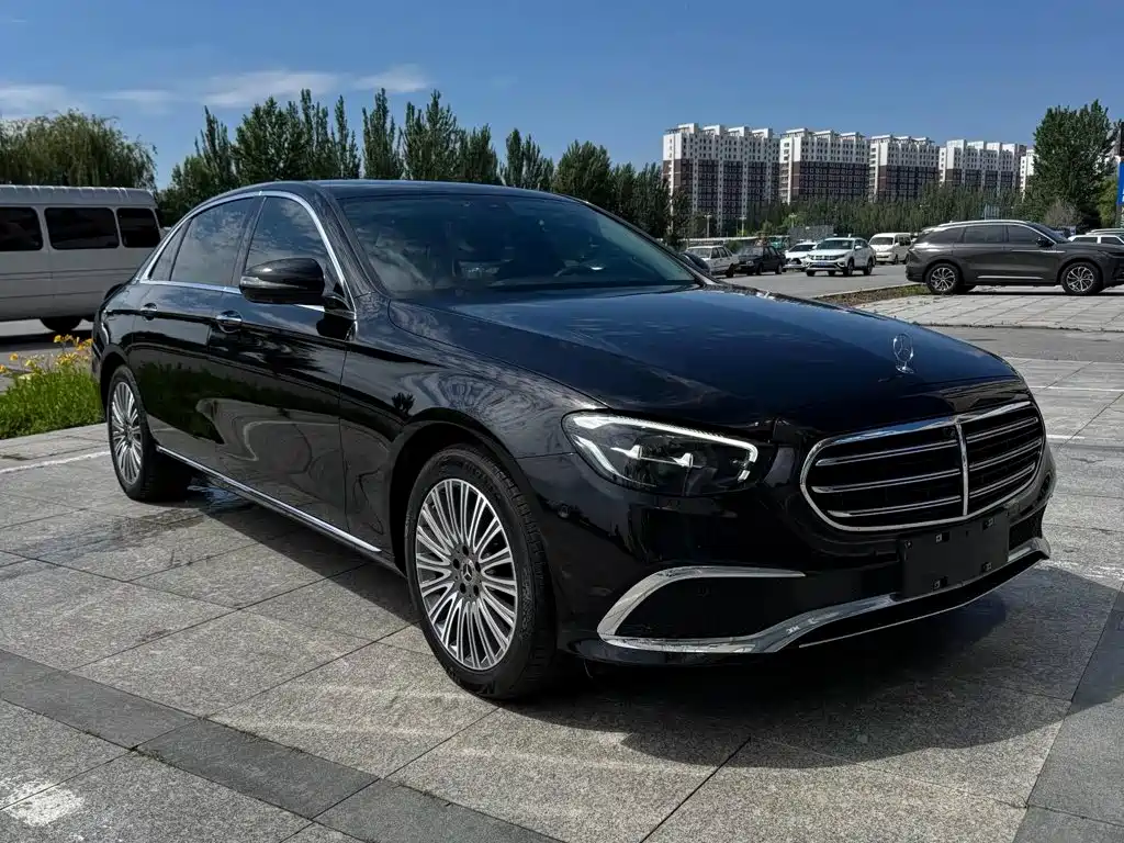 Mercedes-Benz E-Class — миниатюра 3