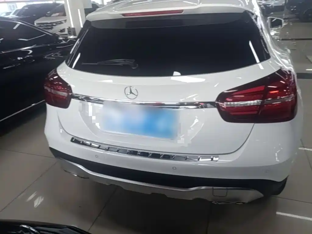 Mercedes-Benz GLA — миниатюра 6