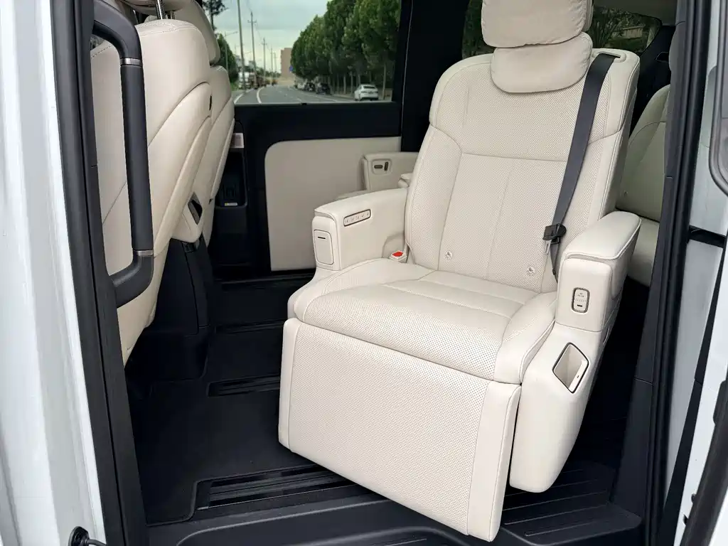 Li Auto Li MEGA — миниатюра 13