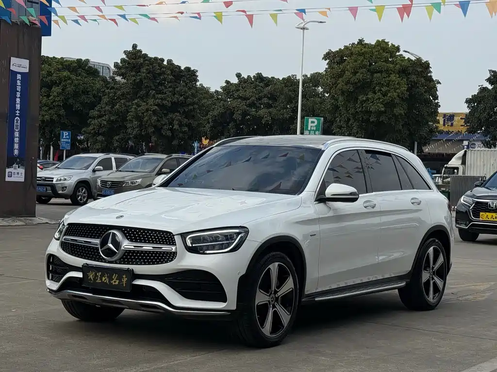 MERCEDES-BENZ GLC