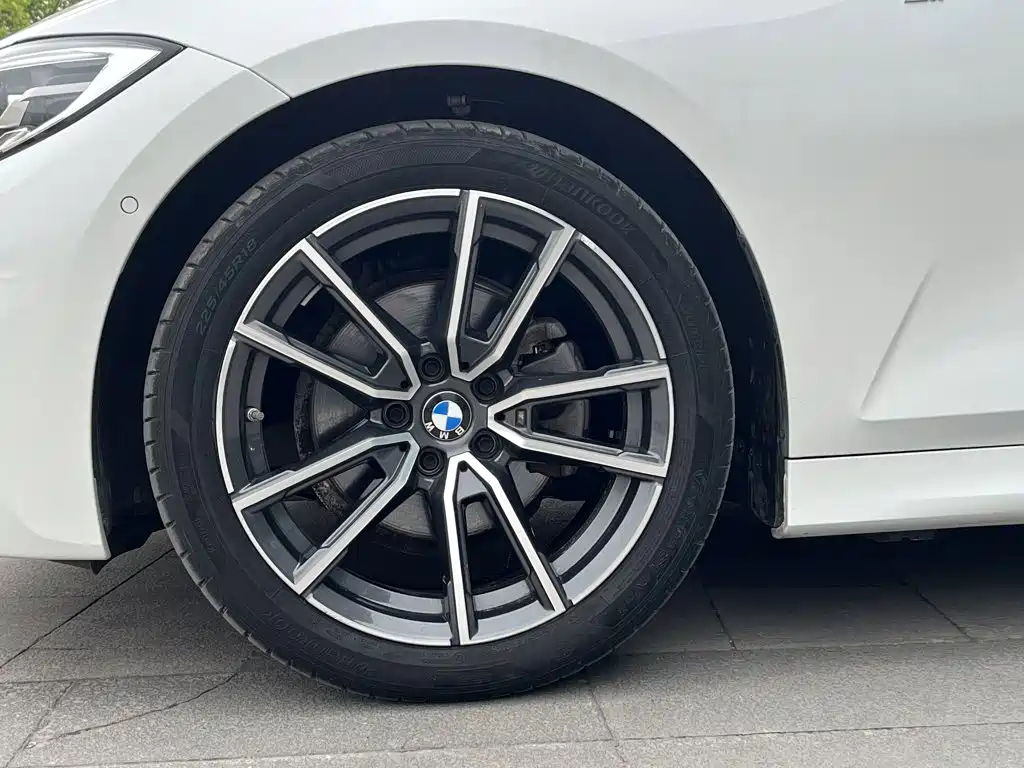BMW 3 Series — миниатюра 10