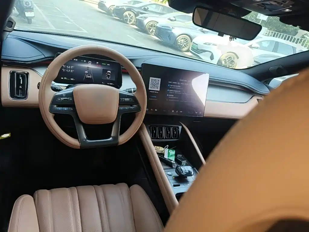BYD L EV — миниатюра 10