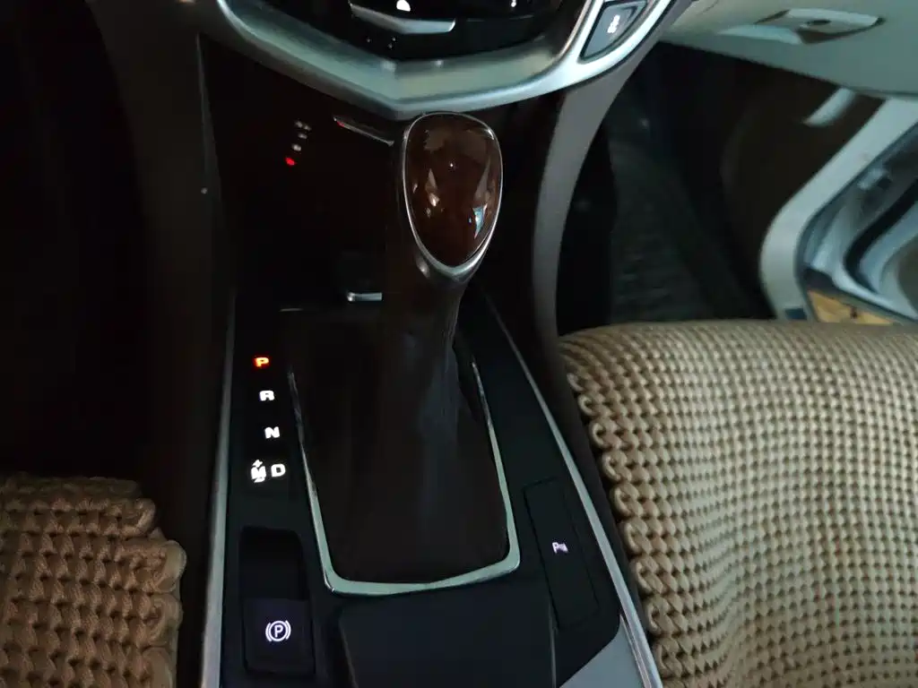 Cadillac SRX — миниатюра 15