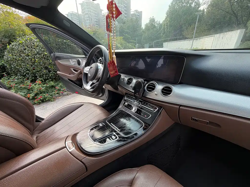 Mercedes-Benz E-Class (Import) — миниатюра 13