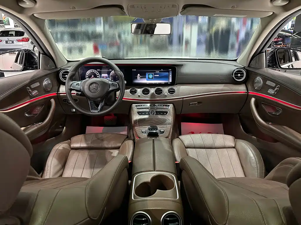 Mercedes-Benz E-Class — миниатюра 9