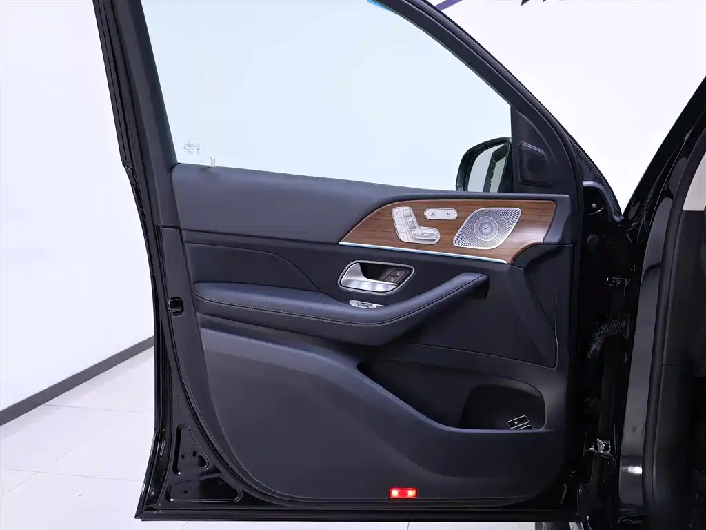 Mercedes-Benz GLE New Energy — миниатюра 18