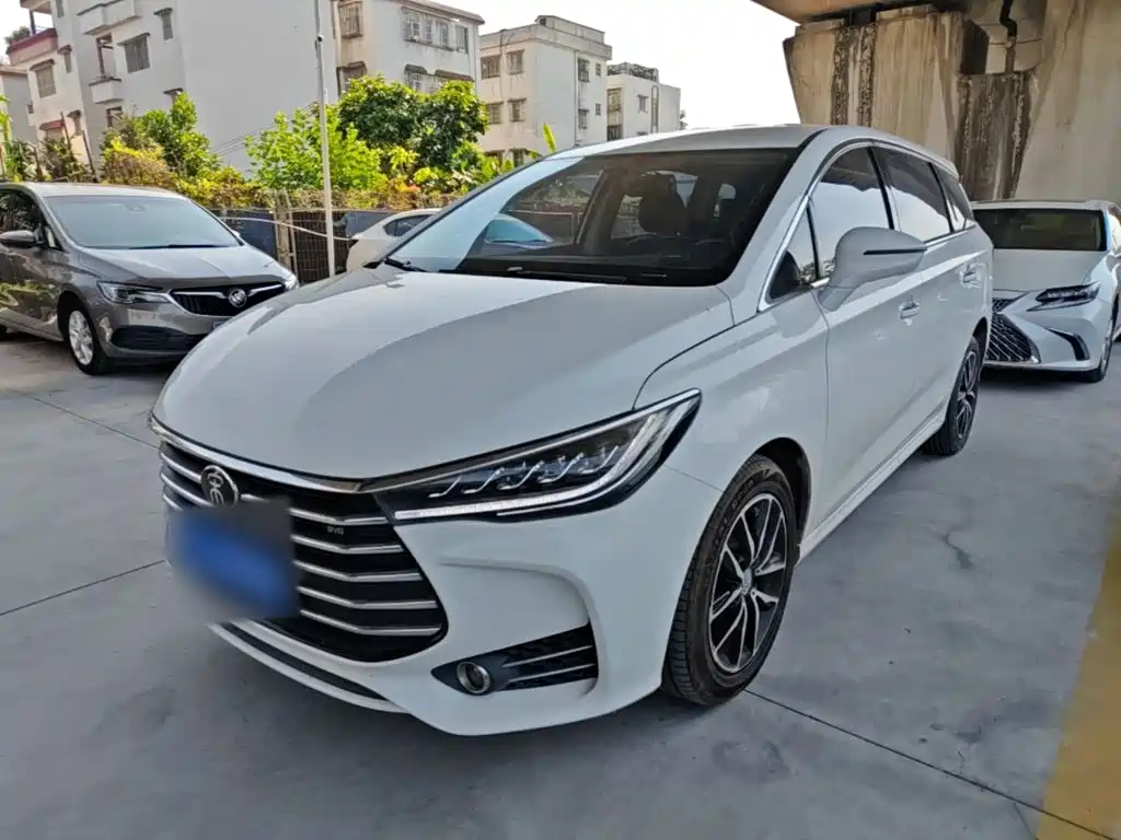 BYD MAX