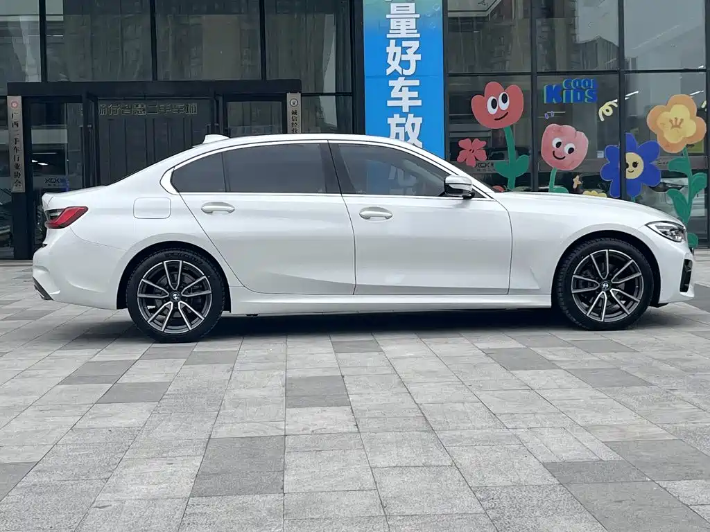 BMW 3 Series — миниатюра 4