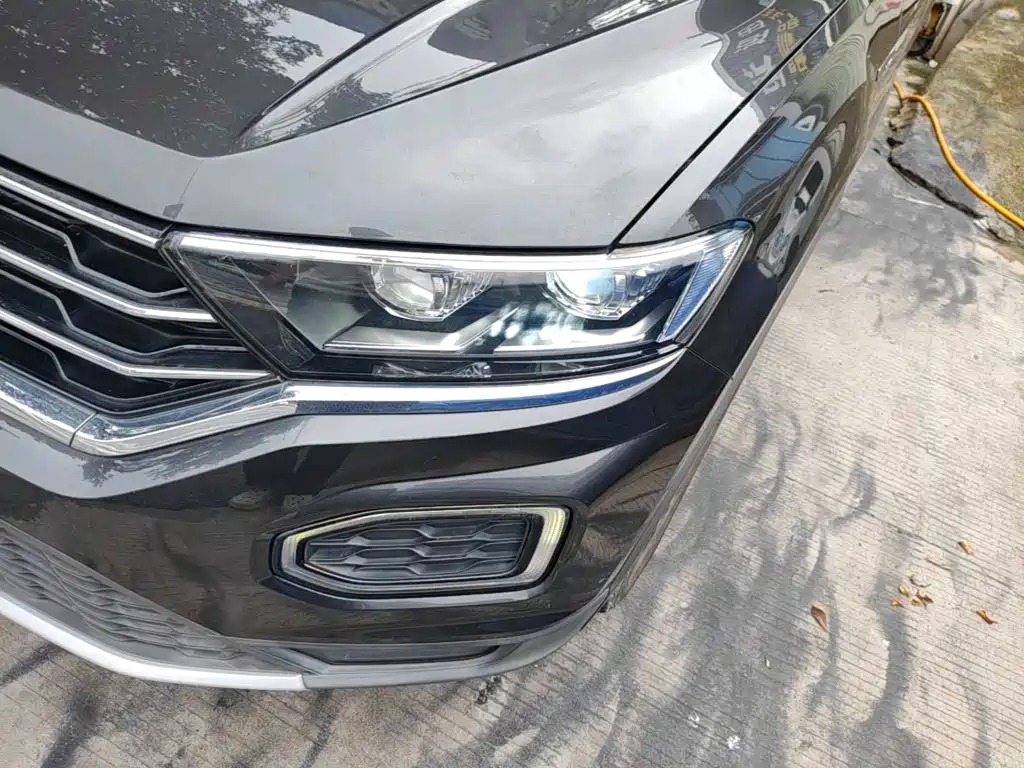Volkswagen T-Roc — миниатюра 24