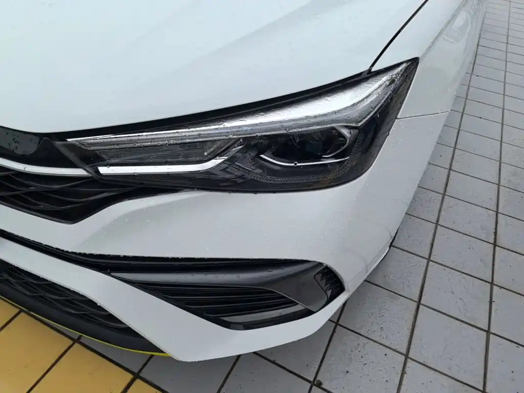 Roewe i5 — миниатюра 24