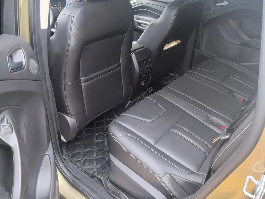 Ford Kuga — миниатюра 11