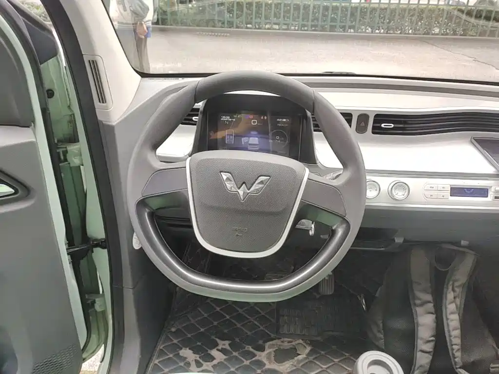 Wuling MINIEV — миниатюра 11
