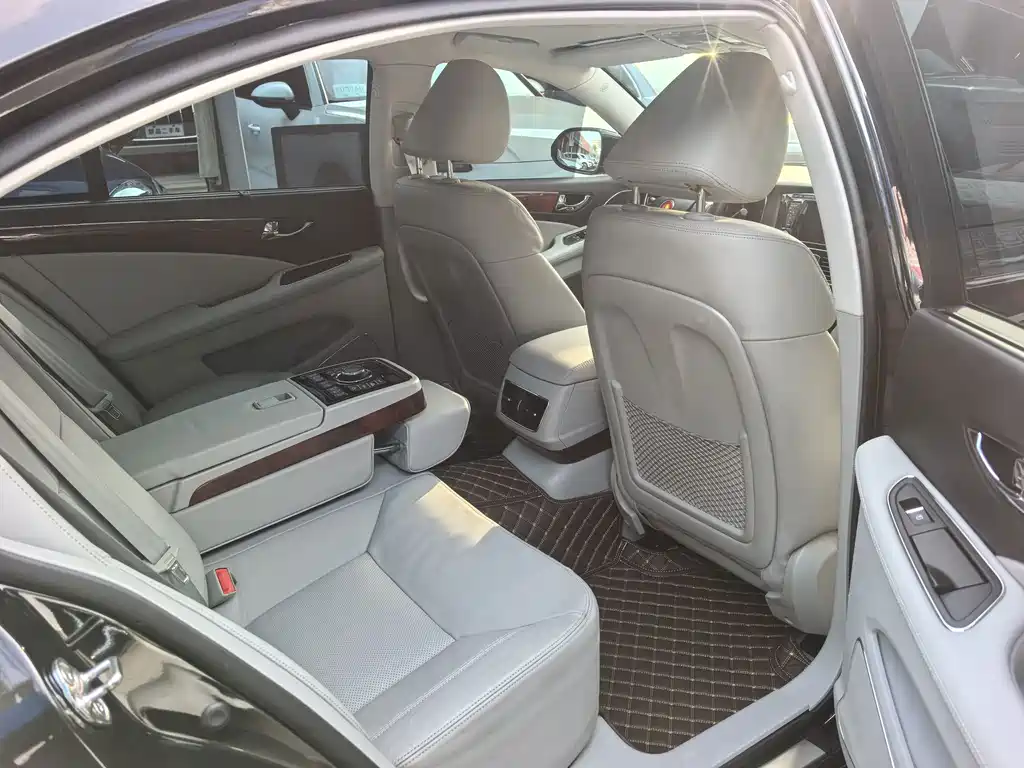Hongqi Hongqi H7 — миниатюра 8