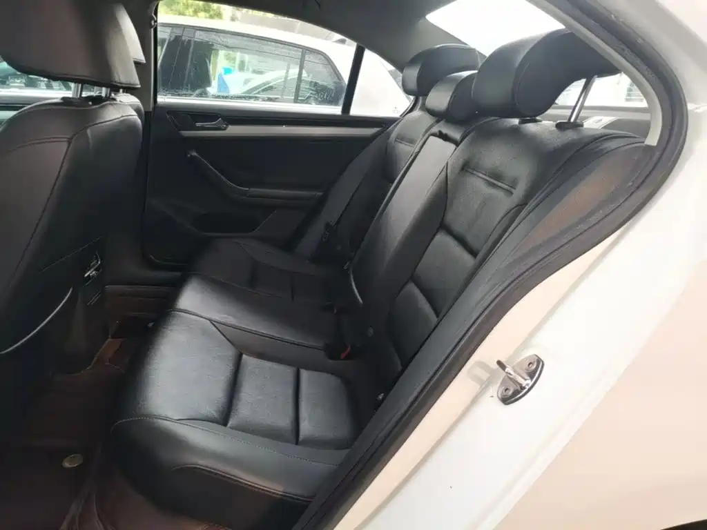 Volkswagen Sagitar — миниатюра 17