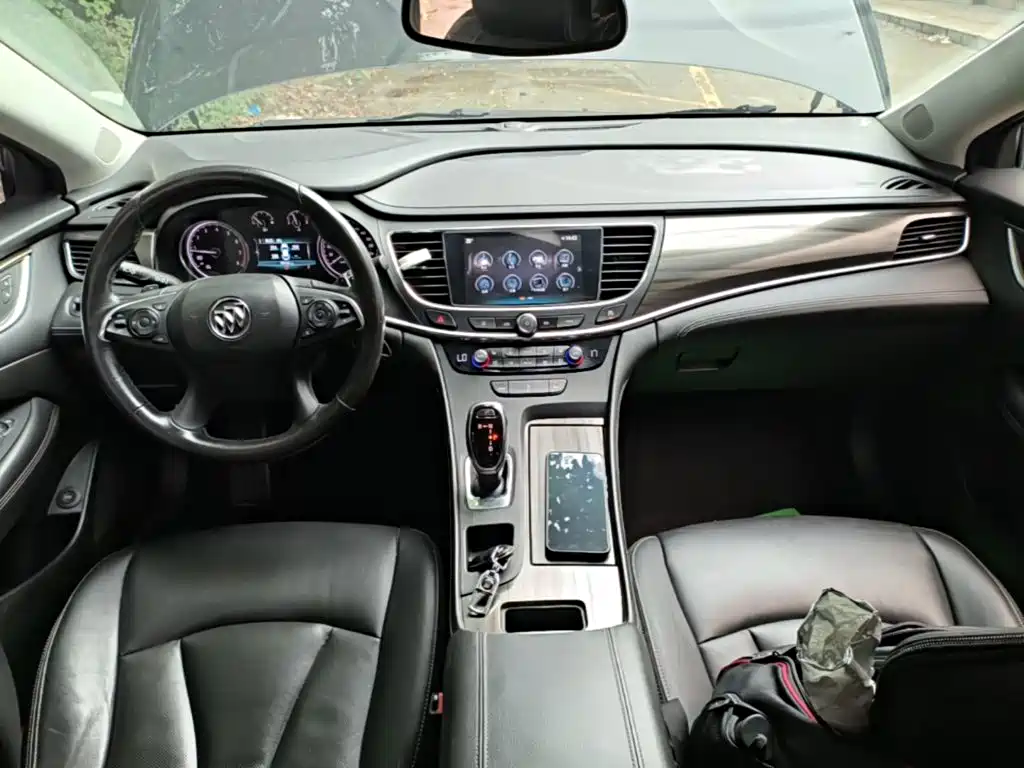 Buick LaCrosse — миниатюра 10