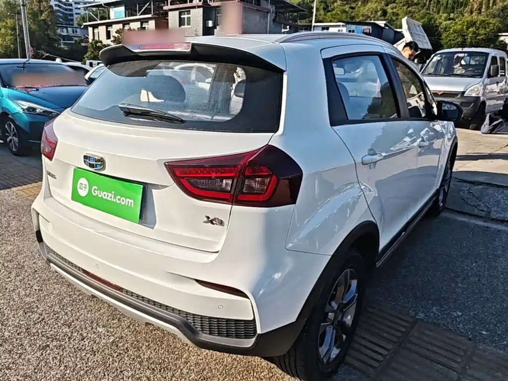 Geely Vision X3 — миниатюра 7