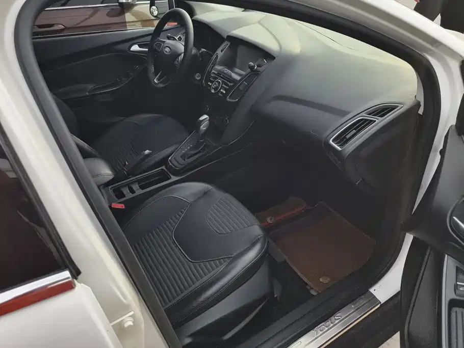 Ford Focus — миниатюра 8