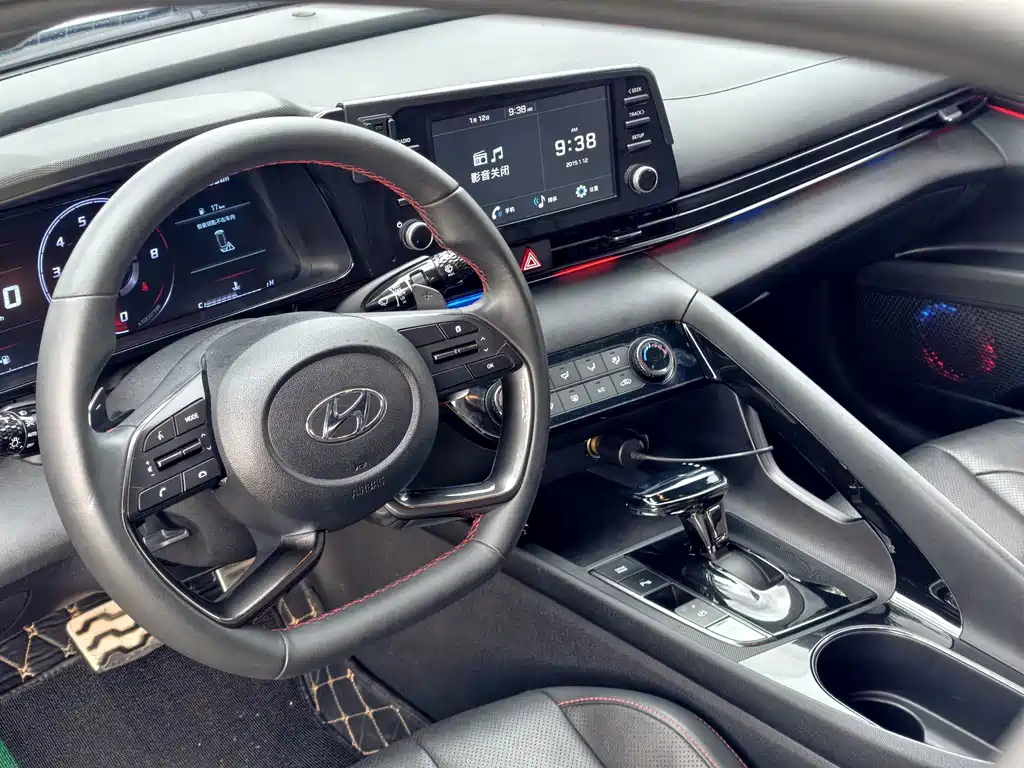 Hyundai Elantra — миниатюра 15