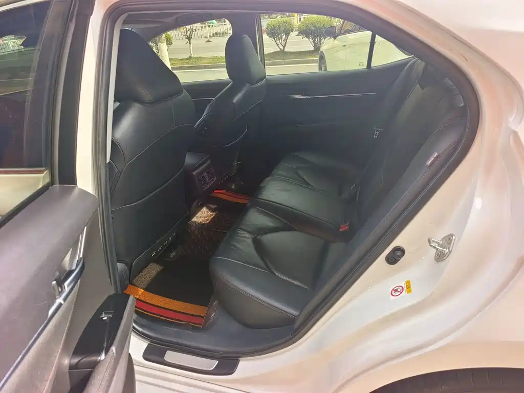 Toyota Camry — миниатюра 7