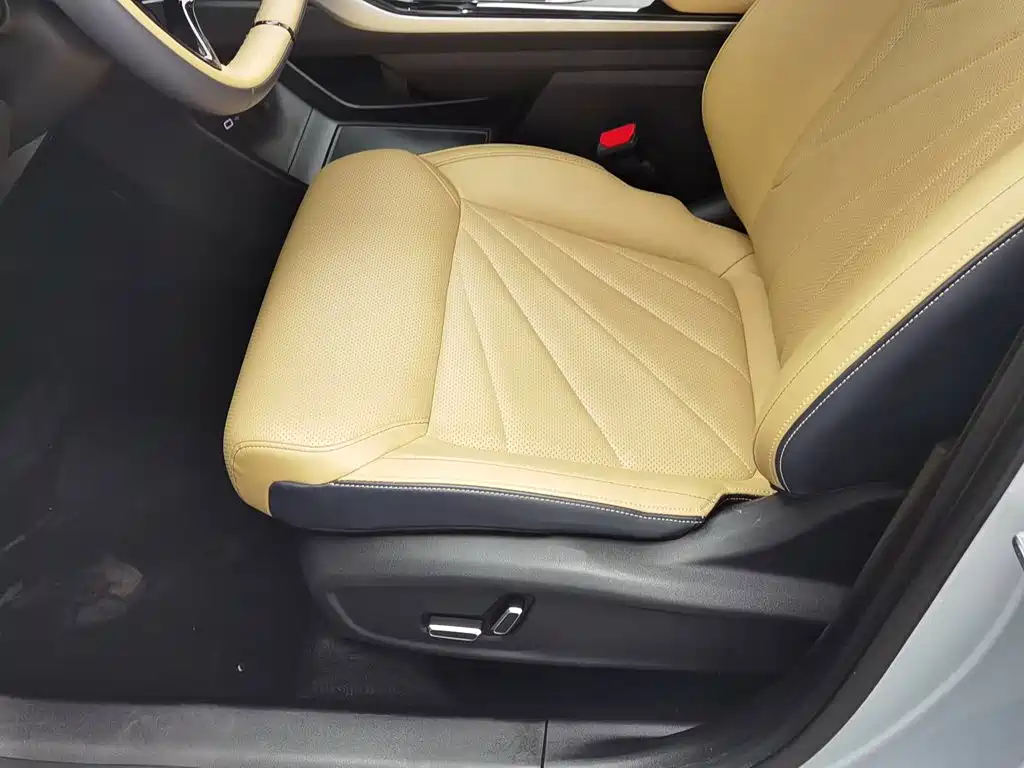 Geely Boyue L — миниатюра 20