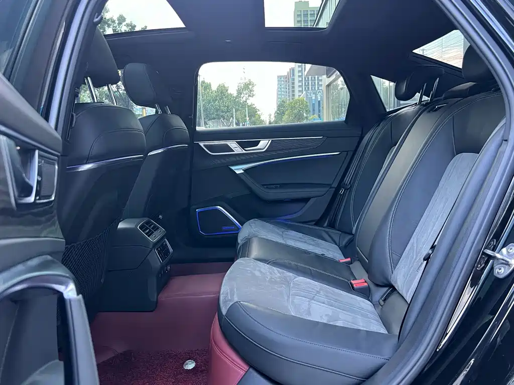 Audi A6L — миниатюра 10