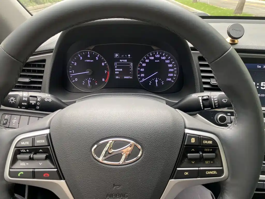Hyundai Elantra — миниатюра 17